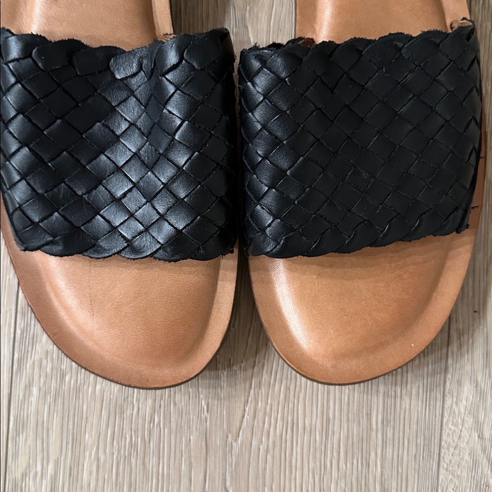 Söfft Black New  genuine leather Woven Sandals w small heel new scandi copenhage